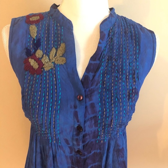 ⭐️ Tianello Embroidered Dress - Picture 2 of 8